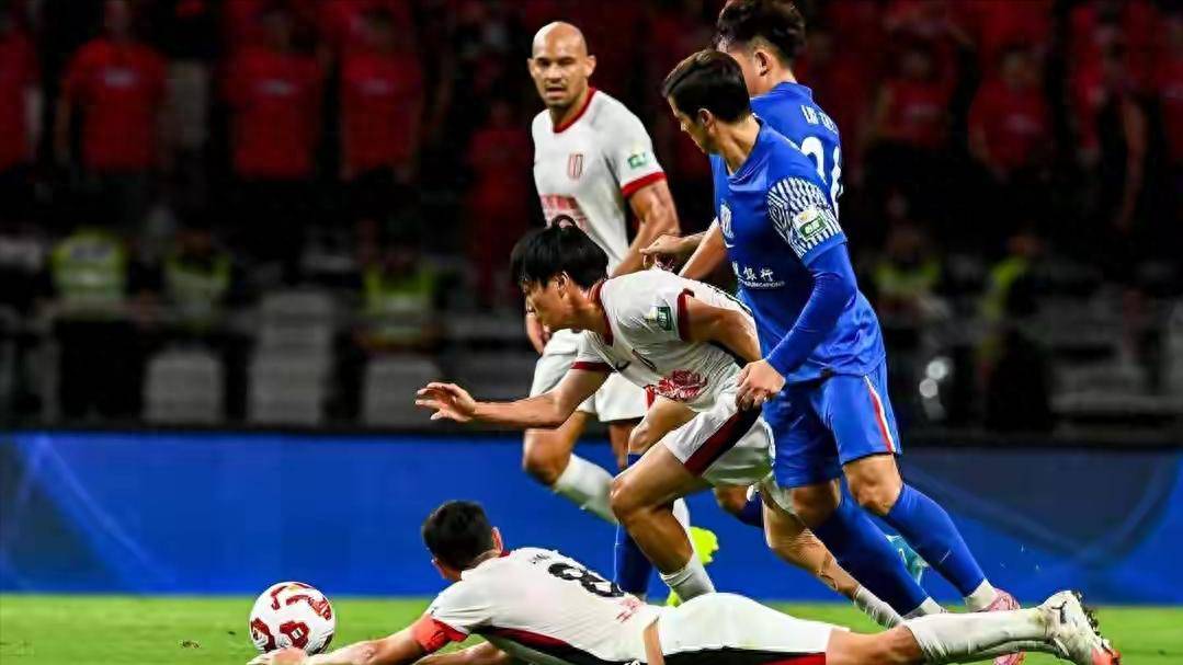 比赛对抗激烈胶着，胜负悬念延续